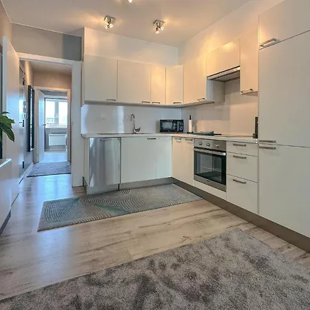 Stunning In With Wifi Apartment *